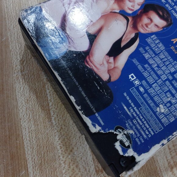 Pump Up the Volume 1990 VHS Christian Slater Samantha Mathis Seth Green Zappa - Picture 8 of 12